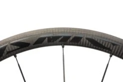 Mavic Cosmic Carbone 40 Carbon Clincher 700c Wheelset -Mavic WRD14474 PH2 07 scaled