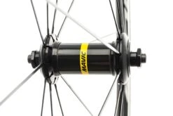 Mavic Aksium Elite Aluminum Clincher 700c Front Wheel 8 Mavic Aksium Elite Aluminum Clincher 700c Front Wheel -Mavic WRD15005 PH2 03 scaled