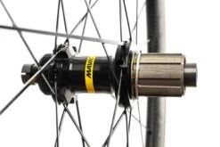 Mavic Comete Pro Carbon UST Tour De France 2019 Edition Carbon Tubeless 700c Rear Wheel 8 Mavic Comete Pro Carbon UST Tour De France 2019 Edition Carbon Tubeless 700c Rear Wheel -Mavic WRD15044 PH2 03 scaled