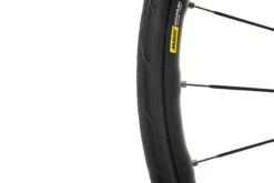 Mavic Ksyrium Elite Disc Aluminum Tubeless 700c Front Wheel -Mavic WRD15090 PH2 04 scaled