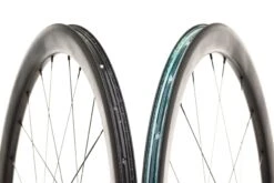 Mavic Cosmic Pro Carbon SL UST Disc Tubeless 700c Wheelset -Mavic WRD18887 PH3 3 scaled