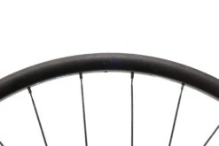 Mavic Allroad Pro Carbon SL Tubeless 700c Front Wheel -Mavic WRD18901 PH3 6 scaled